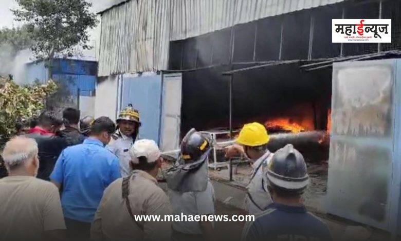 A severe fire broke out in 2 factories in a residential area in Kalewadi