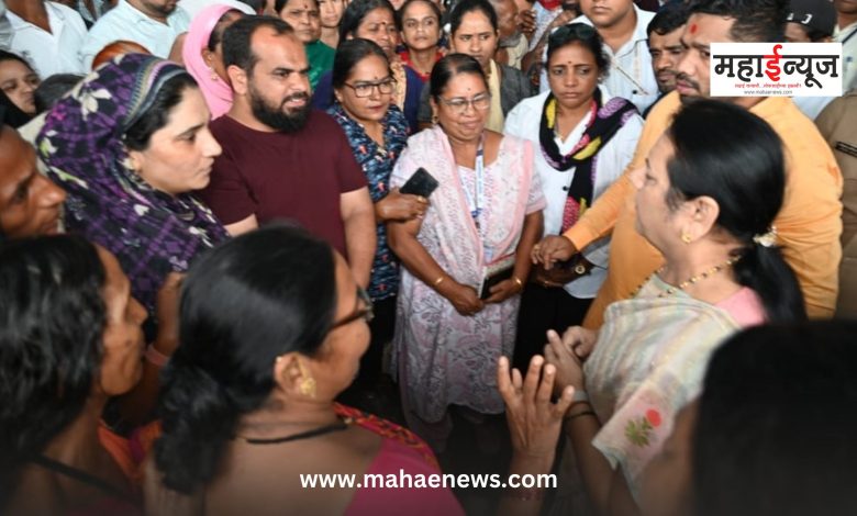 Neelam Gorhe's visit to the flood affected area of ​​Pune city