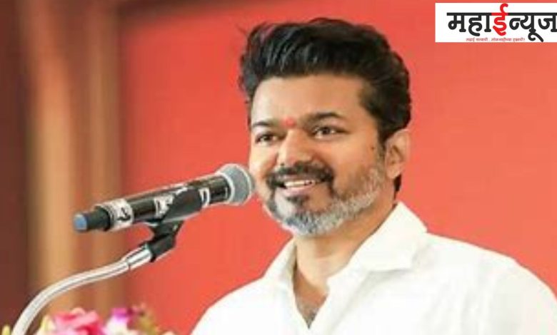 Tamil, film, superstar, Thalapathy Vijay, discussions, events, garbage, young women, shoulders, hands,