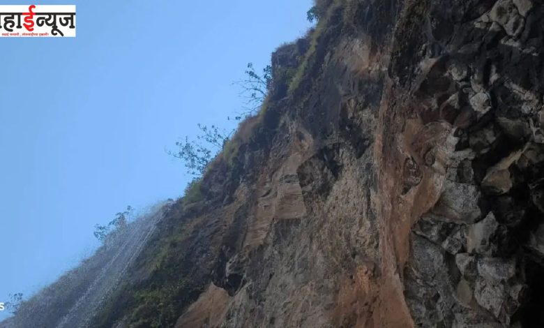 Young women, mountains, selfies, courage, Satara, Borne, ghats, kas, tourists,