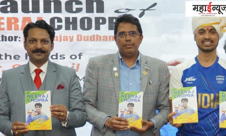 'Book signing' of Sanjay Dudhan's books in 'Crossword' Chinchwad on Thursday