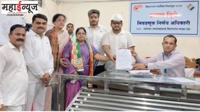 In the house, gulal, blowing, r. R. Aba, Lek, Rohit Patil, Assembly, In the Arena,