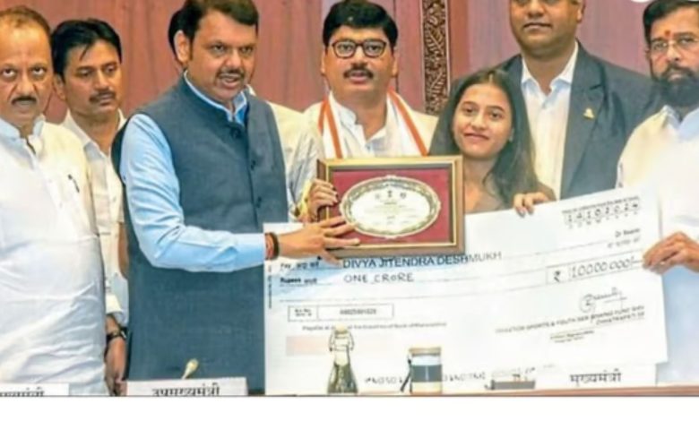 International, Master, Chess Player, Divya Deshmukhal, Cheques, Mementos, Honorees,