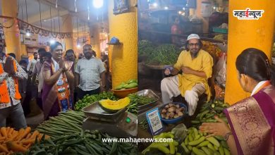 Dumdumla Ramakrishna Hari Play Trumpet in Pimpri Vegetable Mandai