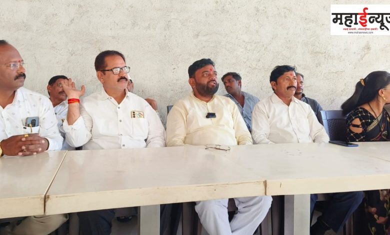 The working community of Maval will stand with full strength behind Sunil Anna, who is working on the streets for the rights of the working people - Baba Kamble