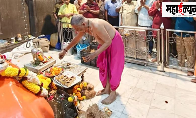 Pali, Ballaleshwar, Temple, Sankashti, Devotees, Crowd, Devasthanam, Chikki, Prasad,