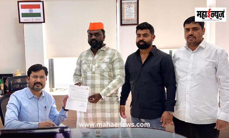 Kundan Gaikwad said that the Municipal Town Hall and Gymnasium in Chikhali should be opened for citizens.