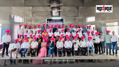 A reunion of former students and teachers after 25 years