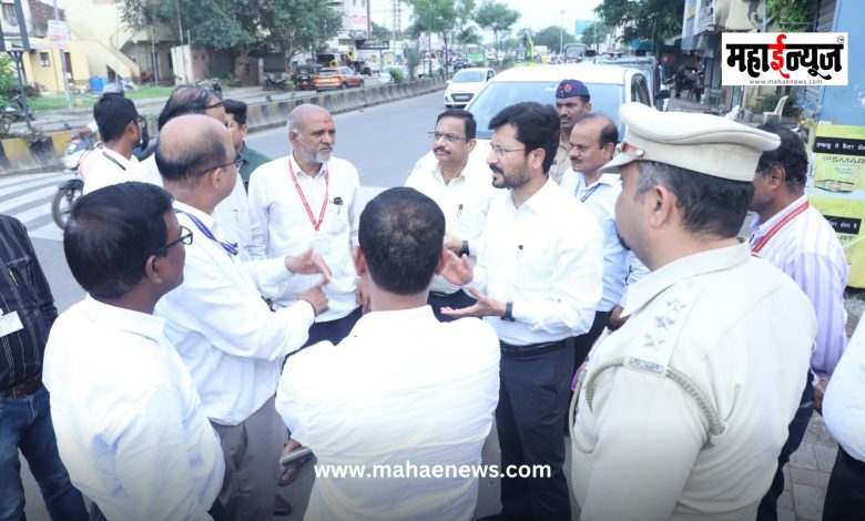Additional Commissioner Vijay Kumar Khorate inspects the Ashadhi Wari Palkhi Ceremony route