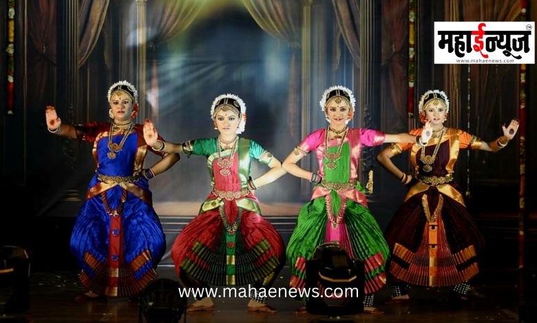 A classical dance performance of Kalasiddhi on the banks of the Karha river in Purandar Jayadri.