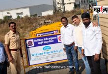 100 barricades were gifted to the Mahalunge and Chakan traffic departments.