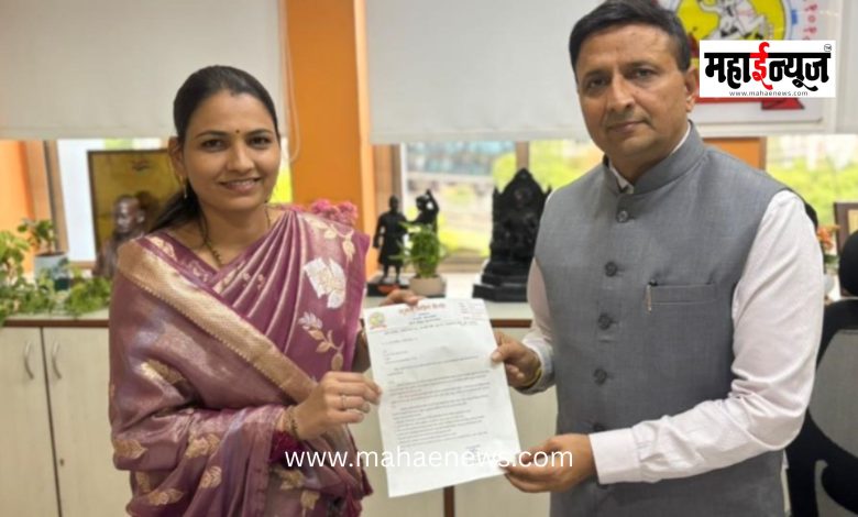 The issue of encroachments on municipal open spaces takes center stage!