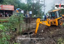 Dr. Suhas Kamble's prompt public service even amidst torrential rain.