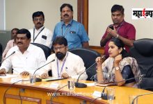 Immediately upon assuming charge as the head of the Standing Committee, tributes were paid to the workers who died in the Moshi tragedy, and the meeting was adjourned.