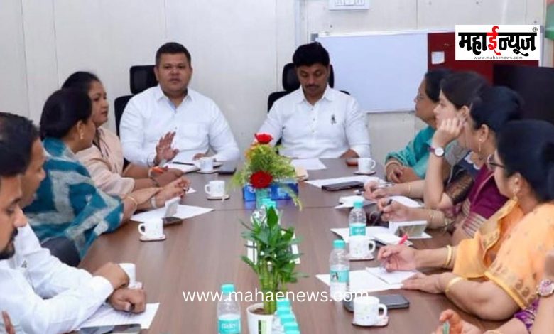 Oil portraits of the late Ajitdada, Laxmanbhau, and Ahilyadevi Holkar to be displayed at the Municipal Corporation.