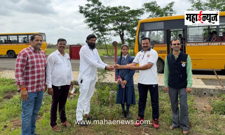 Tree plantation by students at the Hindubhushan Memorial premises.