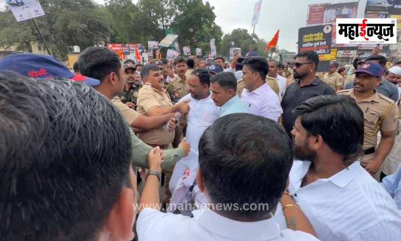 Pune-Nashik railway hit by 'chakka jam'; MP Amol Kolhe absent from protest site!